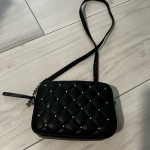 Black purse never used